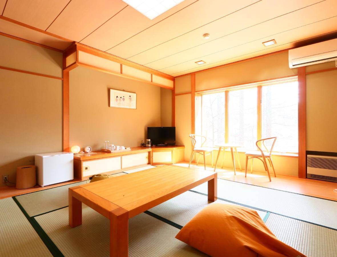 Ryosha Tsukiakari Bed & Breakfast Yamanakako Ngoại thất bức ảnh