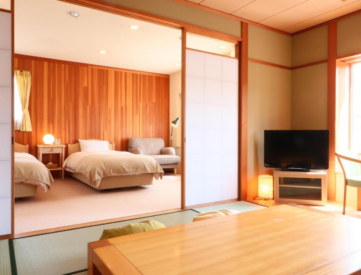 Ryosha Tsukiakari Bed & Breakfast Yamanakako Ngoại thất bức ảnh