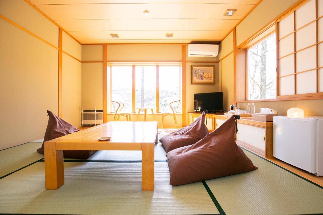 Ryosha Tsukiakari Bed & Breakfast Yamanakako Ngoại thất bức ảnh