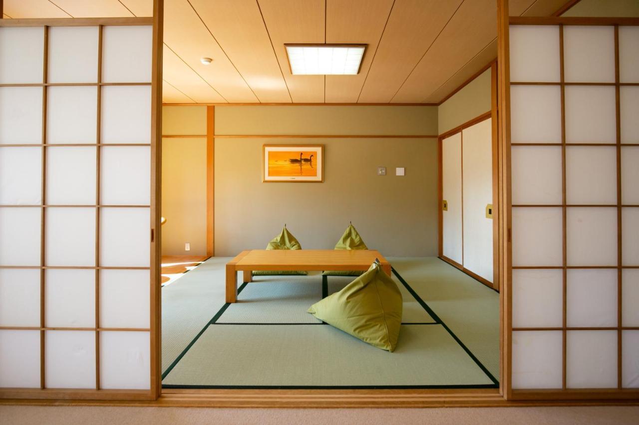 Ryosha Tsukiakari Bed & Breakfast Yamanakako Ngoại thất bức ảnh