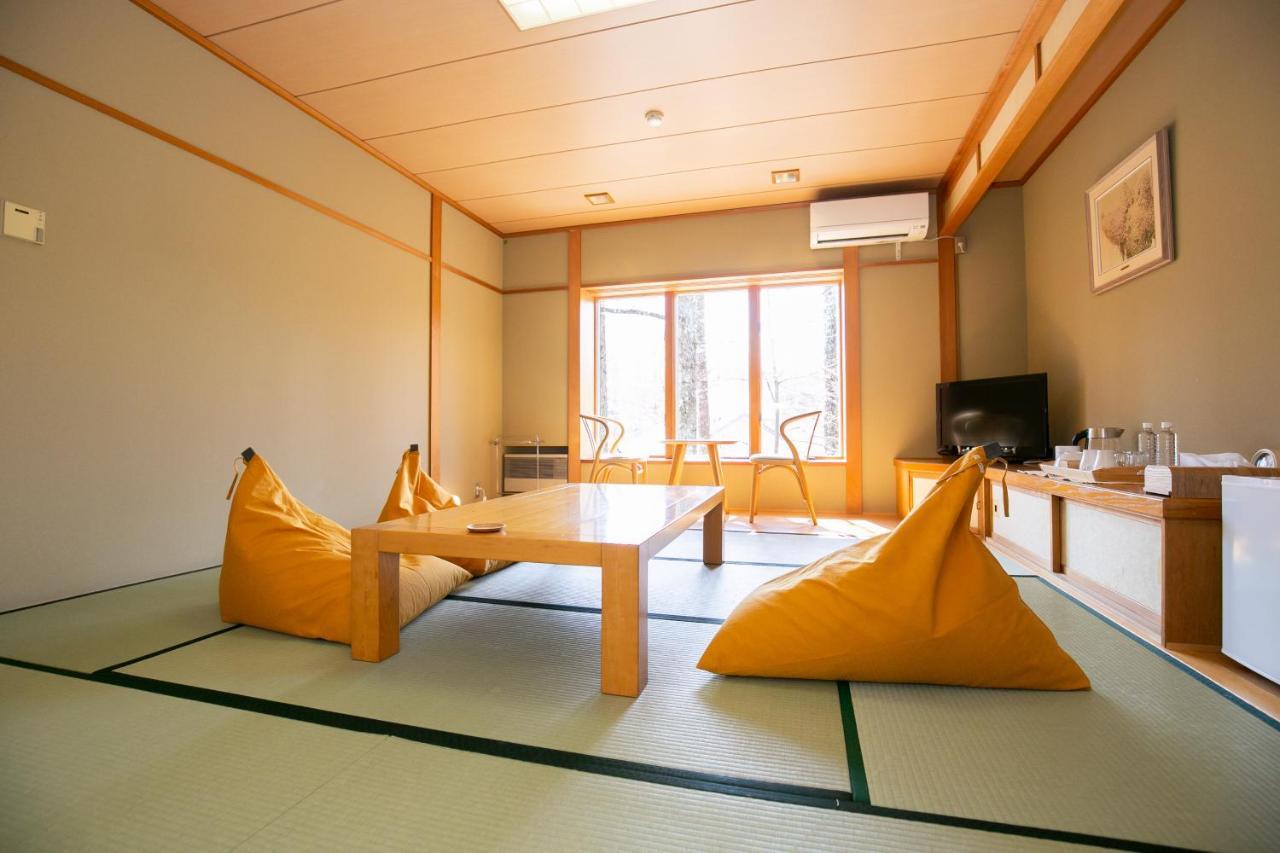 Ryosha Tsukiakari Bed & Breakfast Yamanakako Ngoại thất bức ảnh